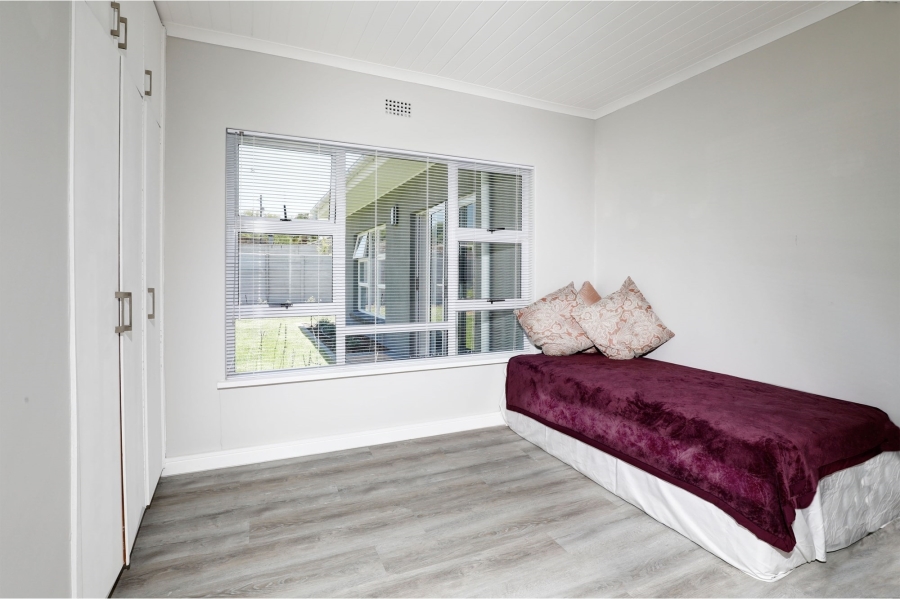 4 Bedroom Property for Sale in Schoongezicht Western Cape